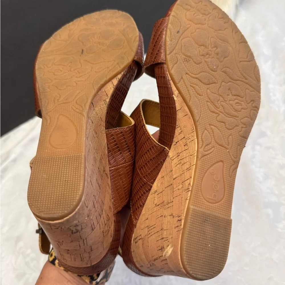 B.O.C. BOC Size 11M Nara Brown Embossed Wedge Sandal Comfort‎ Shoe